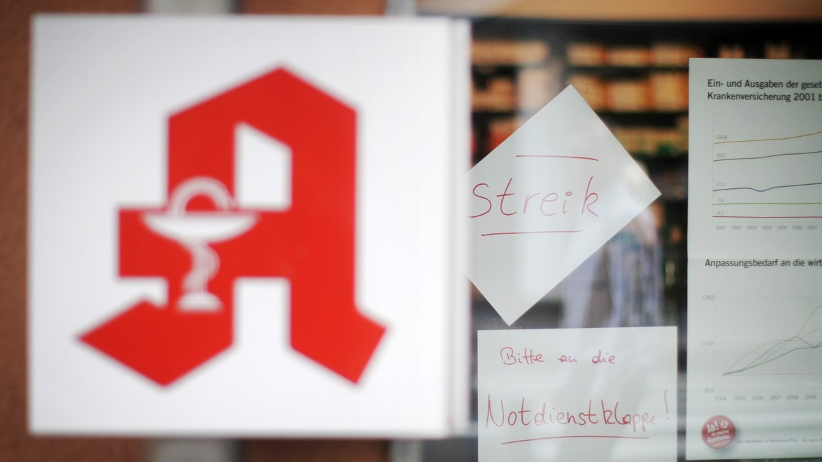 ARCHIV - 12.09.2012, Rheinland-Pfalz, Mainz: An einer geschlossenen T