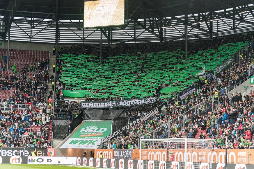 Fans Borussia Moenchengladbach, FC Augsburg vs. Borussia Moenchengladbach , Fussball, Herren, 1.Bundesliga, 2.Spieltag, Saison 18/19, GER, 01.09.2018, DFL REGULATIONS PROHIBIT ANY USE OF PHOTOGRAPHS A ...