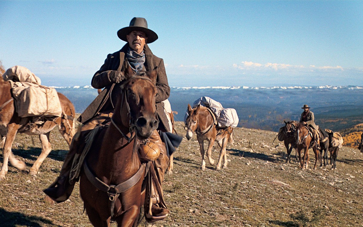HANDOUT - 15.08.2024, ---: Kevin Costner als Hayes Ellison in einer Szene des Kinofilms &quot;Horizon&quot; (undatierte Filmszene). Der Western kommt am 22.08.2024 in die deutschen Kinos. (zu dpa Kino ...