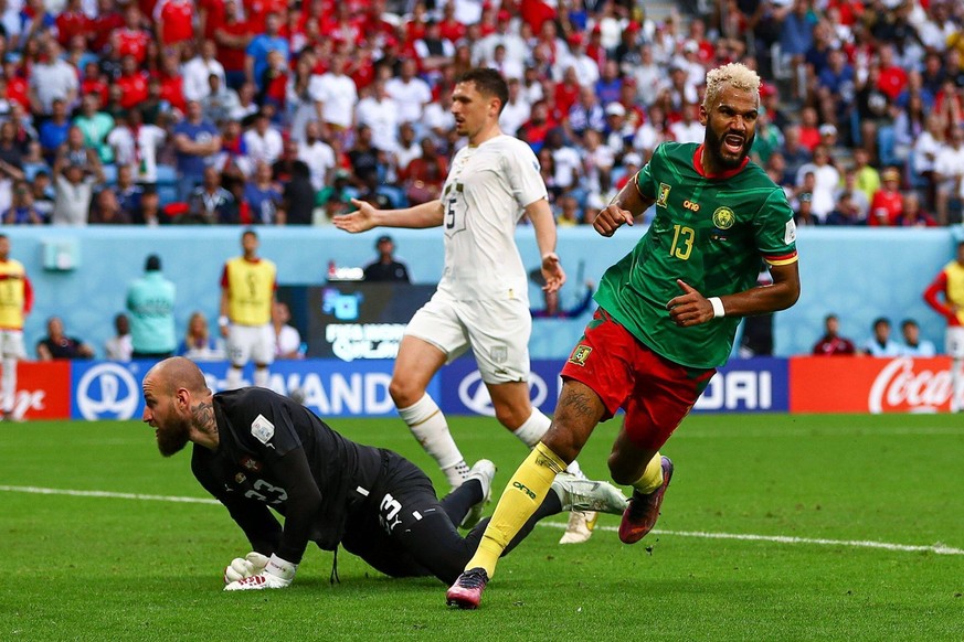 Mandatory Credit: Photo by Kieran McManus/Shutterstock 13634916bo Eric Maxim Choupo-Moting of Cameroon celebrates his goal, 3-3 Cameroon v Serbia, FIFA World Cup, WM, Weltmeisterschaft, Fussball 2022, ...