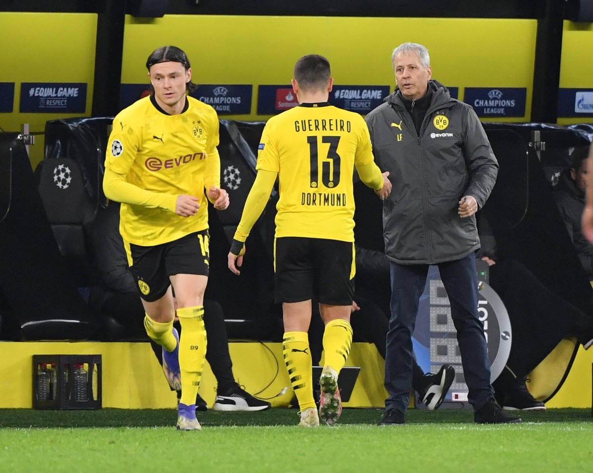 Nico Schulz (l.) rein, Guerreiro raus. Der deutsche Nationalspieler hatte noch die Riesenchance zum 2:1.