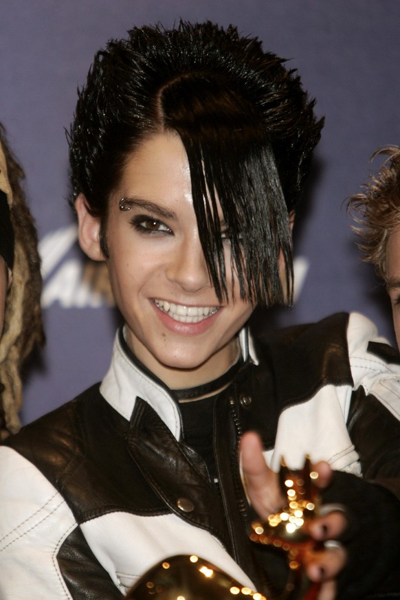 Bill Kaulitz, Sänger der Boyband &quot;Tokio Hotel&quot;, posiert am 01.12.2005 in München bei der Bambi-Verleihung. Foto: Hubert Boesl dpa +++(c) dpa - Report+++