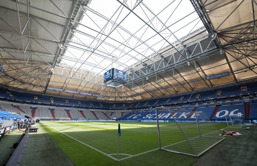 12.05.2018, xfux, Fussball 1.Bundesliga, FC Schalke 04 - Eintracht Frankfurt, emspor, v.l. Ansicht Uebersicht Veltins Arena Tribuene Innenraum Plaetze Stadion Innenraum Feld Spielfeld Rasen Gelsenkirc ...