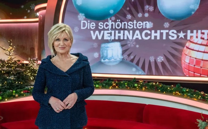 Carmen Nebel präsentiert "Die schönsten Weihnachts-Hits" im ZDF.