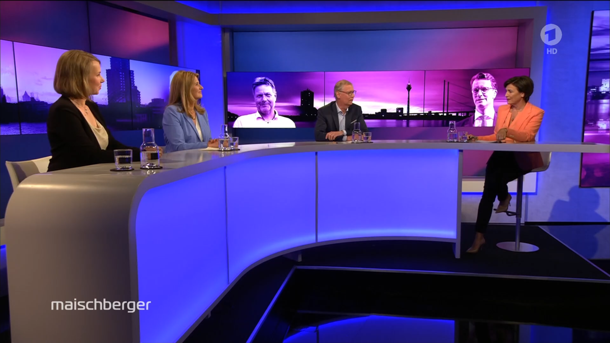 Maischberger (re.) mit ihren Kommentatoren Helene Bubrowski, Tina Hassel und Günther Jauch (v. li.).