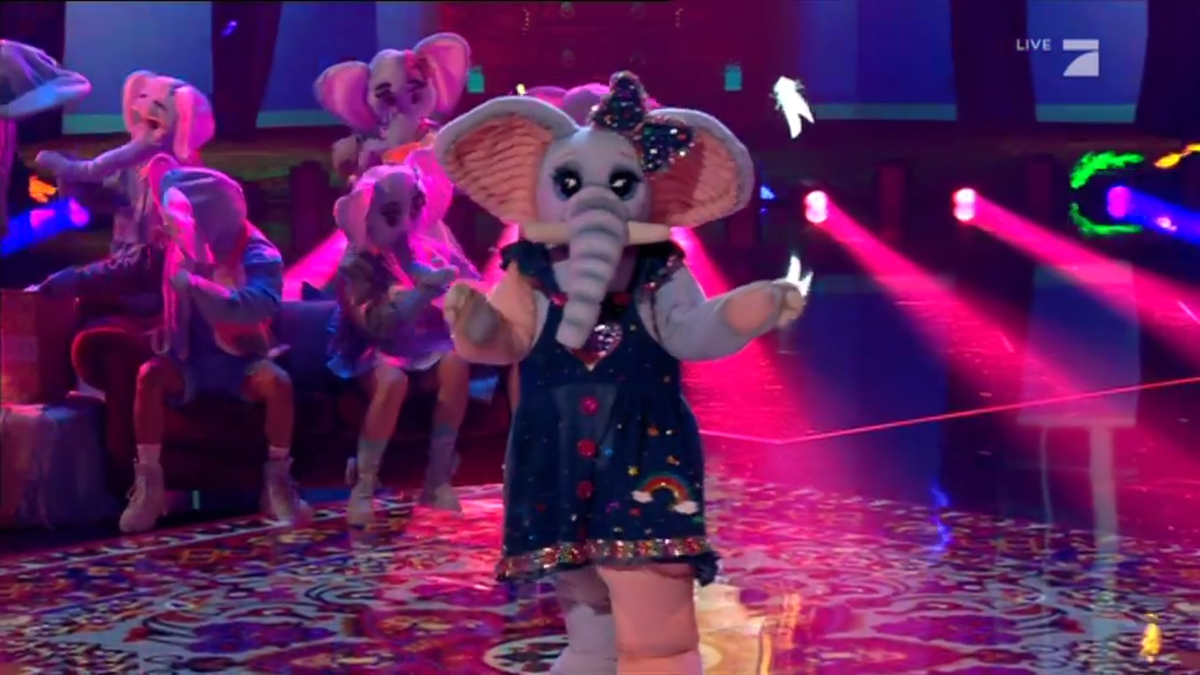 Der Frotteefant versucht sich an Dua Lipa.
