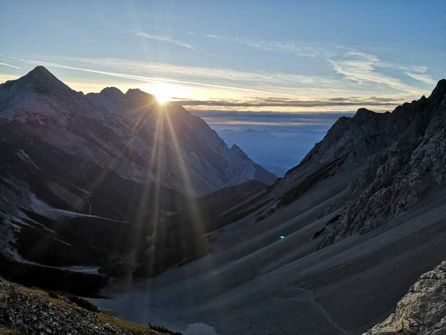 Panoramablick auf 2.250 Metern vom Stempeljoch im Karwendelgebirge, Österreich