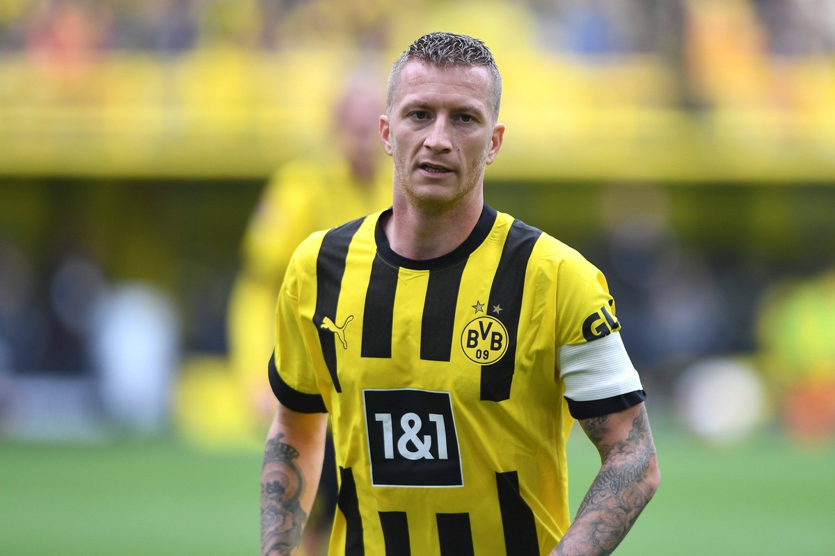 Fußball 1. Bundesliga 7. Spieltag Borussia Dortmund - FC Schalke 04 am 17.09.2022 im Signal Iduna Park in Dortmund Marco Reus Dortmund DFL regulations prohibit any use of photographs as image sequence ...