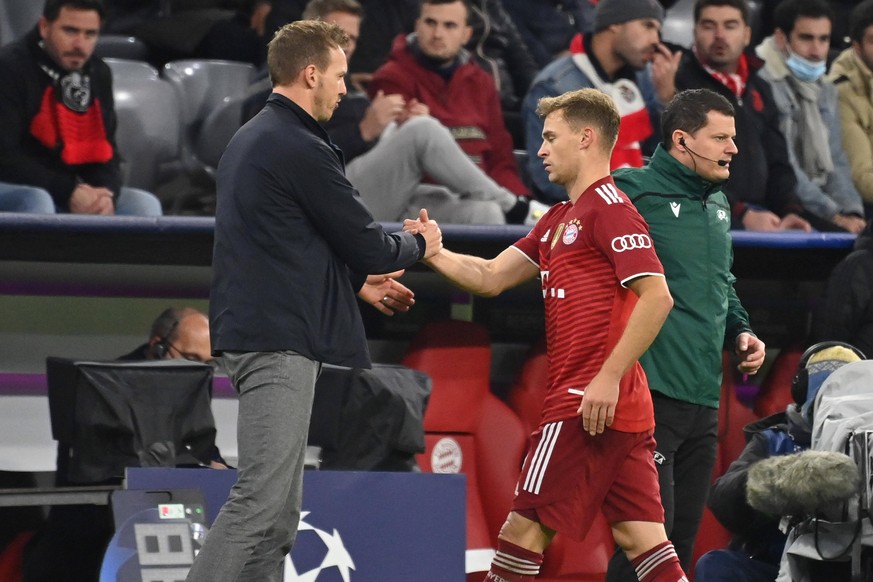 Bayern-Trainer Julian Nagelsmann (l.) unterstützt Joshua Kimmich auch während der Quarantäne-Zeit.