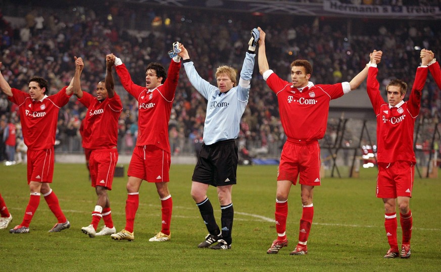 Bildnummer: 01859558 Datum: 21.12.2005 Copyright: imago/MIS
Schlussjubel Bayern, v.li.: Owen Hargreaves, Ze Roberto, Michael Ballack, Torwart Oliver Kahn, Valerien Ismael und Philipp Lahm; Vdig, quer, ...