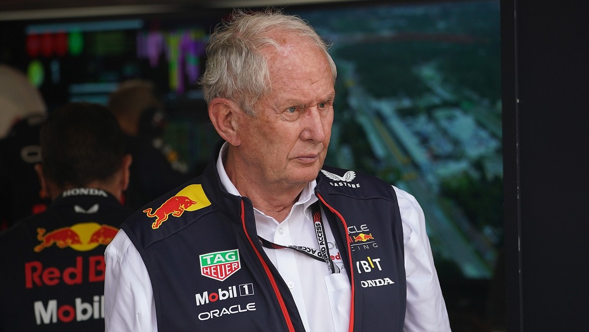 ARCHIV - 02.09.2023, Italien, Monza: Motorsport: Formel-1-Weltmeisterschaft, Grand Prix von Italien, 3. Freies Training: Dr. Helmut Marko, Motorsportchef von Red Bull Racing, steht im Fahrerlager. Rei ...
