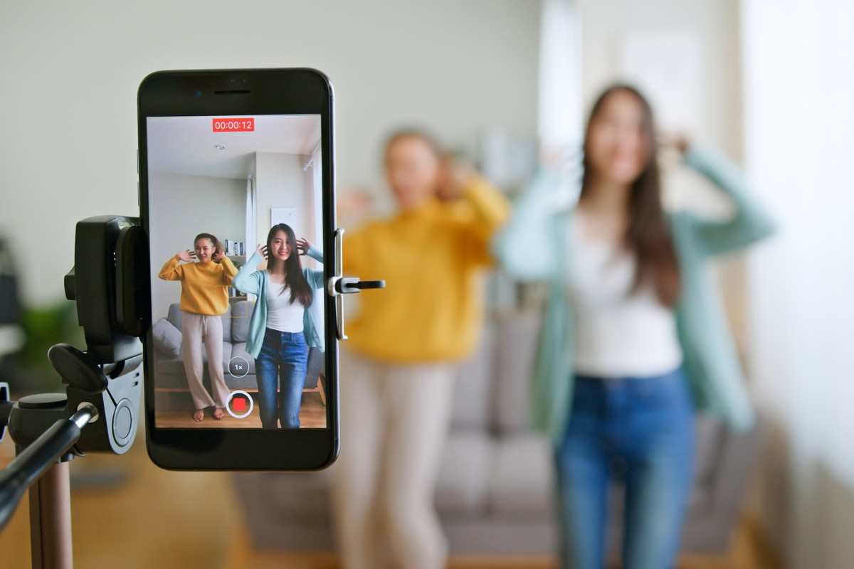 Tanzvideos zu den aktuellsten Chart-Hits findet man auf Tiktok ohne Ende.
