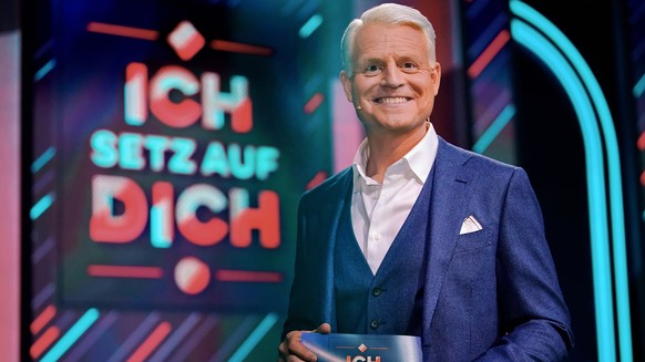 HANDOUT - 18.06.2022, ---: Moderator Guido Cantz in der Sendung �Ich setz auf dich� (undatierte Aufnahme). Die neue RTL-Show �Ich setz auf dich� hat am Samstag (2. Juli 2022) um 20.15 Uhr Premiere. (z ...