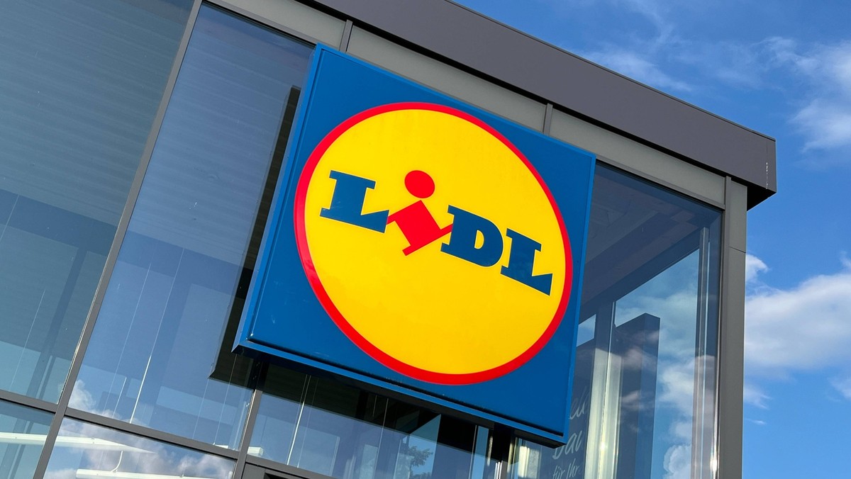 Außenwerbung LIDL Logo *** Outdoor advertising LIDL logo Copyright: xmix1x