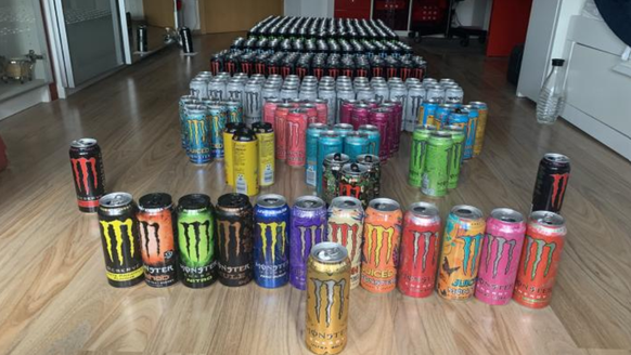 Reddit-User sammelte 508 Monster-Energy-Dosen.
