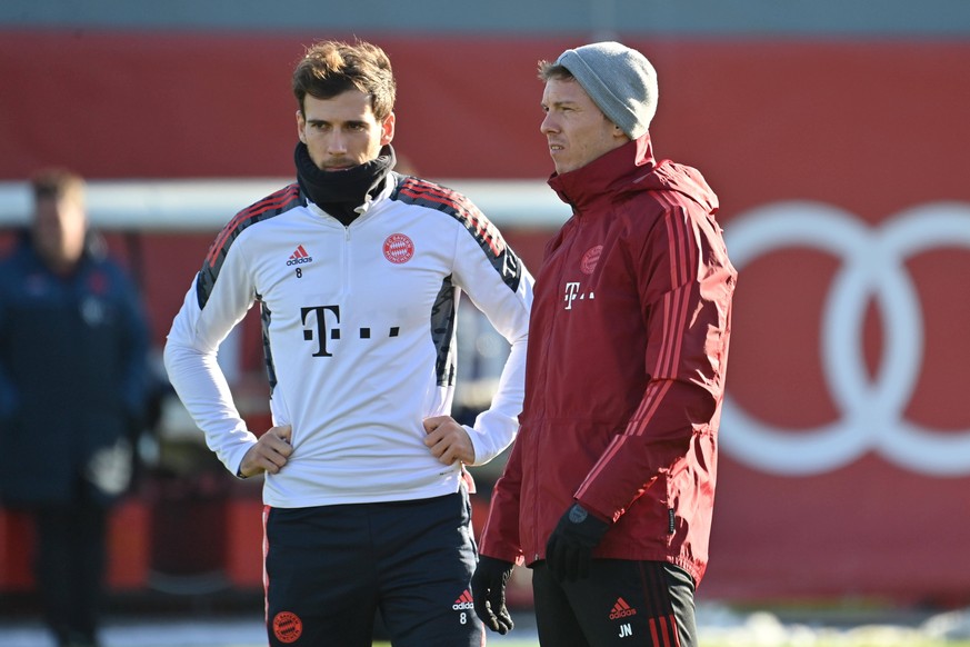 Leon Goretzka (l.) und Bayern-Trainer Julian Nagelsmann.