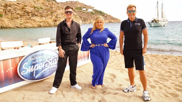 Die Jurymitglieder Mike Singer (l.), Maite Kelly und Dieter Bohlen am vierten Set des Auslands-Recalls, dem _Super Paradise Beach_.

Die Verwendung des sendungsbezogenen Materials ist nur mit dem Hinw ...