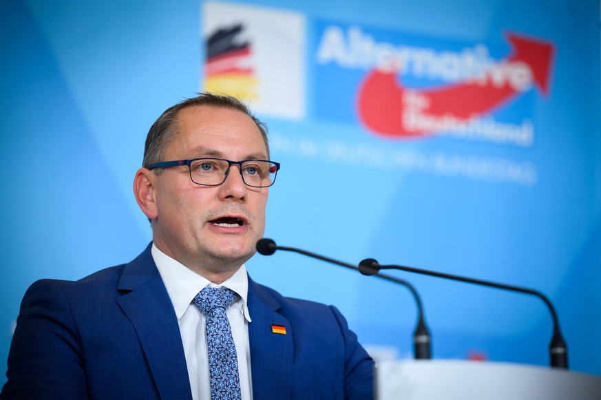 ARCHIV - 19.09.2023, Berlin: Tino Chrupalla, Vorsitzender der AfD-Bundestagsfraktion, äußert sich vor der Sitzung der Bundestagsfraktion der AfD im Deutschen Bundestag. (zu dpa «AfD: «Tätlicher Vorfal ...