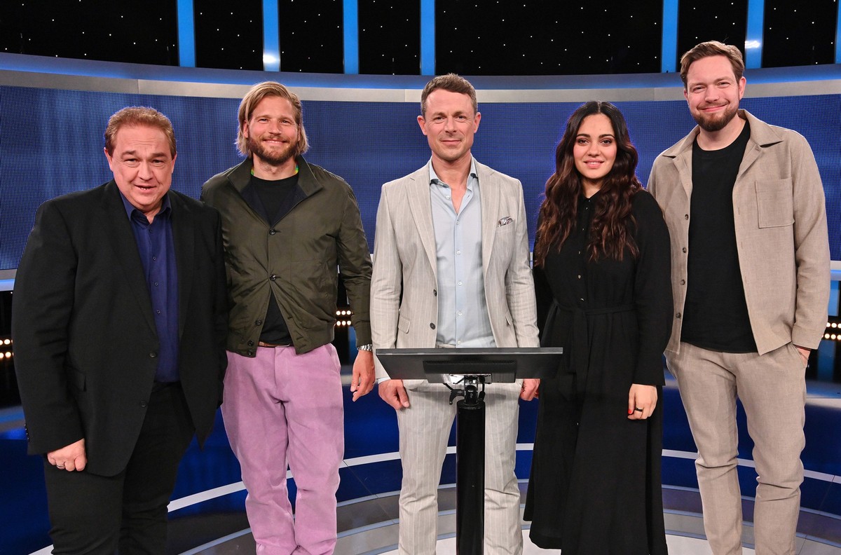 ARD/NDR GEFRAGT - GEJAGT, &quot;Quiz-Marathon mit Alexander Bommes&quot;, am Samstag (10.05.25) um 20:15 Uhr im ERSTEN.
Moderator Alexander Bommes (M.) mit den Kandidaten: Oliver Kalkofe, Sebastian St ...