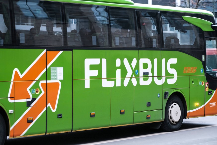 D√ºsseldorf 24.01.2023 Flixbus Reiseunternehmen Bahn-Alternative Fernbus Verkehrswende Fernverkehr Verkehrswende Mobilit√§tswende D√ºsseldorf Nordrhein-Westfalen Deutschland *** D√ºsseldorf 24 01 2023 ...