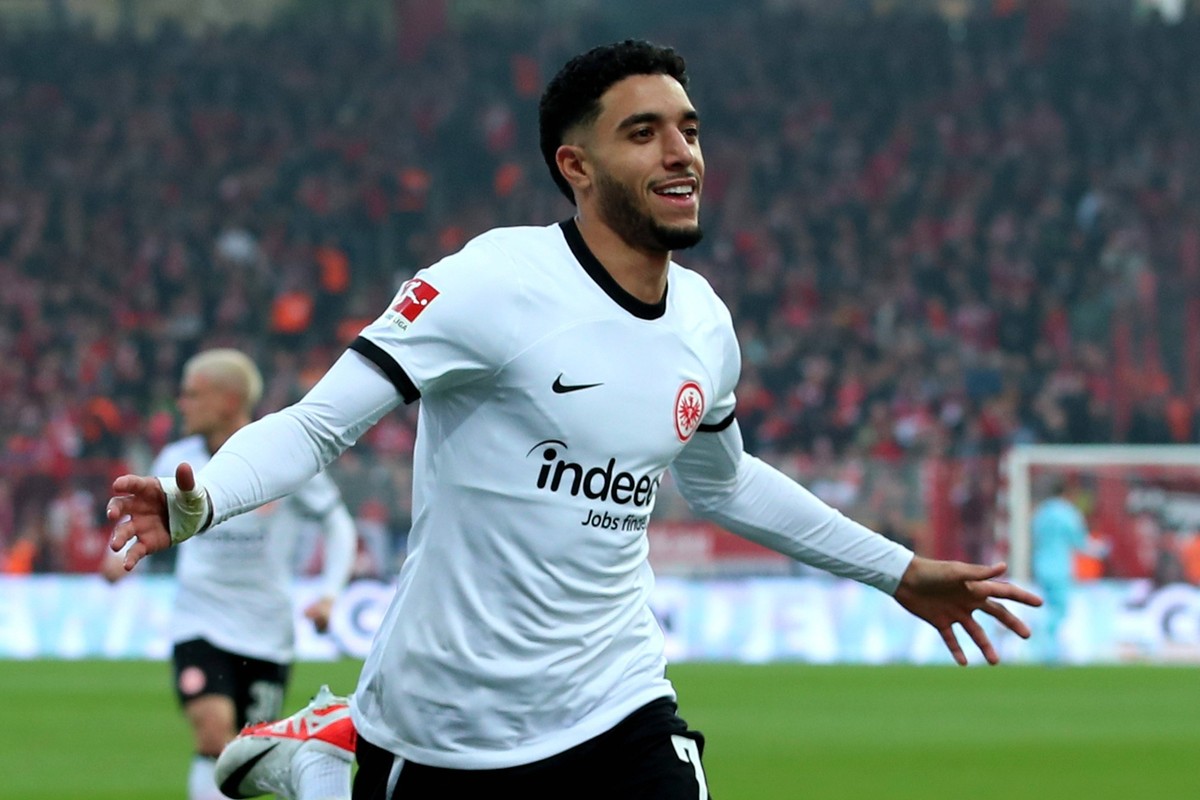 04.11.2023, xtgx, Fussball 1.Bundesliga, Union Berlin - Eintracht Frankfurt emspor, v.l. Torjubel nach dem Tor zum celebrating the goal celebrate 0:1 durch Omar Marmoush of Eintracht Frankfurt DFL/DFB ...