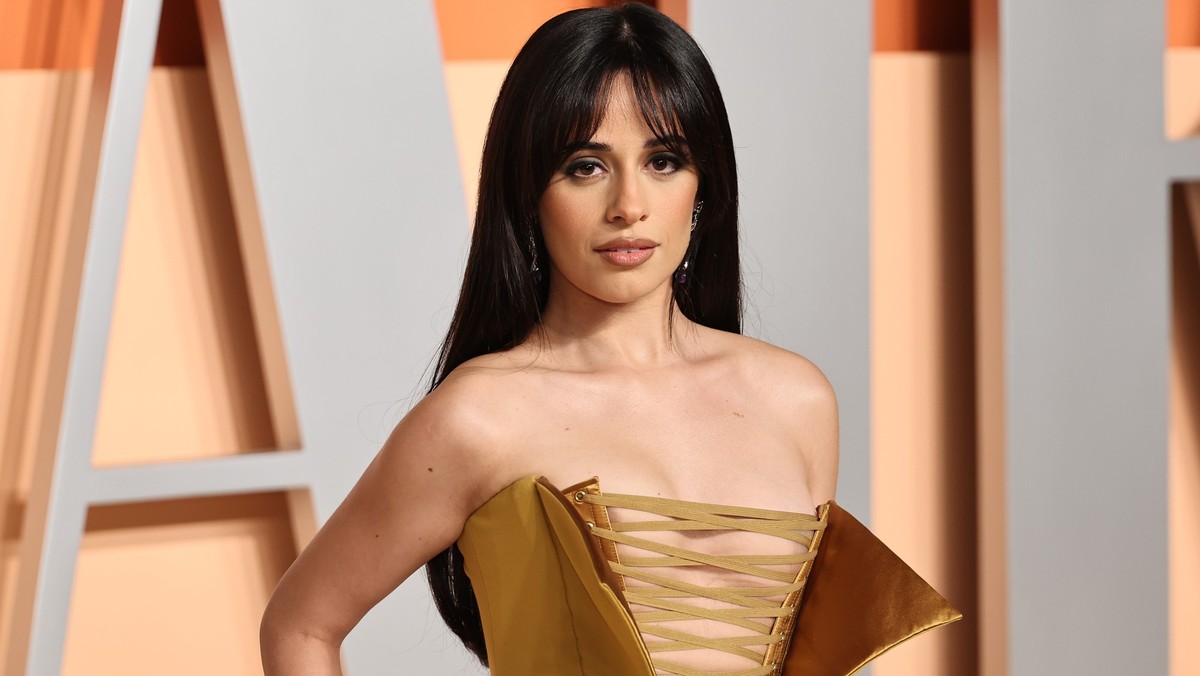 BEVERLY HILLS, CALIFORNIA - MARCH 02: Camila Cabello attends the 2025 Vanity Fair Oscar Party Hosted By Radhika Jones at Wallis Annenberg Center for the Performing Arts on March 02, 2025 in Beverly Hi ...