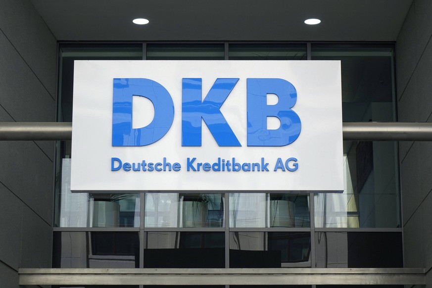 Deutsche Kreditbank AG Deutsche Kreditbank AG, 13.04.2022, Mitte, Taubenstrasse, Berlin, Die DKB hat einen Sitz in der Berliner Taubenstrasse. *** Deutsche Kreditbank AG Deutsche Kreditbank AG, 13 04  ...