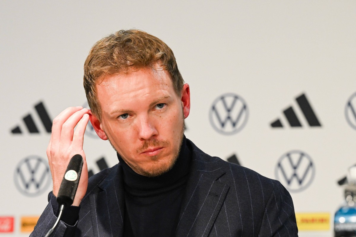 Fussball, Herren, Saison 2023/2024, L�nderspiel in Berlin, Deutschland - T�rkei, v. l. Trainer / Bundestrainer Julian Nagelsmann Deutschland bei der Pressekonferenz nach dem Spiel, 18.11. 2023, *** Fo ...