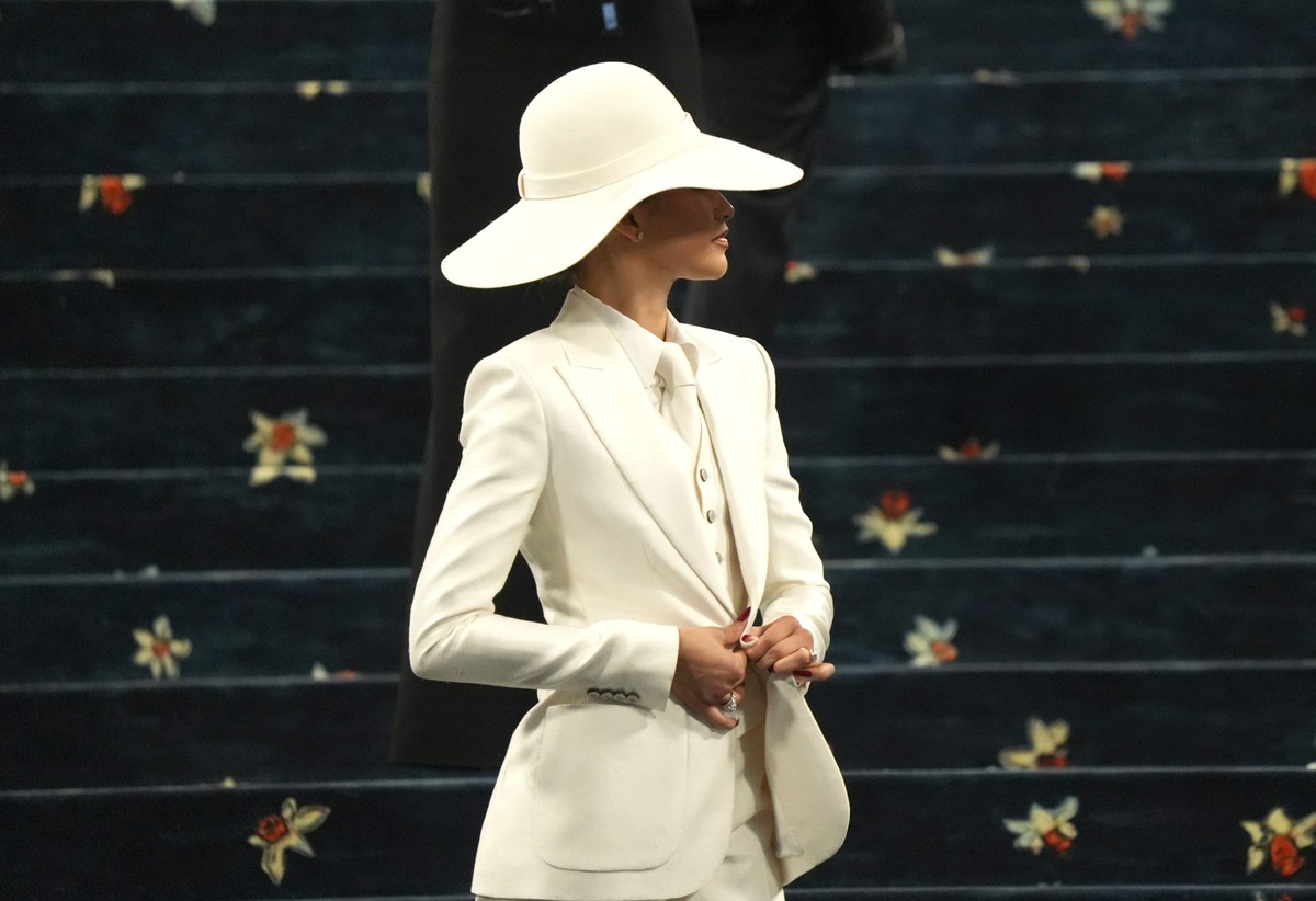 May 5, 2025, New York, New York, USA: ZENDAYA attends the 2025 Met Gala- Superfine:Tailoring Black Style .The Metropolitan Museum of Art, NYC.New York City, NY.May 5, 2025. New York USA - ZUMAms4_ 202 ...