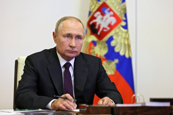 Russia Putin CSTO 8273626 14.09.2022 Russian President Vladimir Putin attends an extraordinary meeting of the Collective Security Council of the Collective Security Treaty Organization CSTO via video  ...