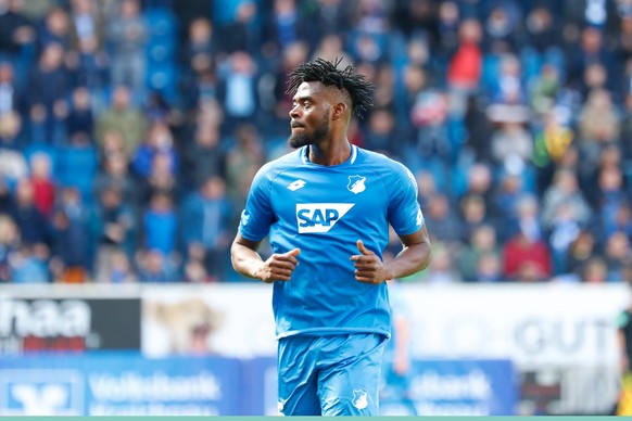 Fussball Bundesliga - TSG Hoffenheim vs. VFL Wolfsburg Sinsheim, Deutschland 28.April 2019: 1.BL - TSG Hoffenheim vs. VFL Wolfsburg Kasim Adams (Hoffenheim), Aktion / Einzelbild / DFL regulations proh ...