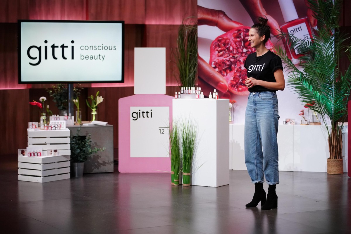 Jennifer Baum-Minkus aus Berlin präsentiert mit "gitti" einen wasserbasierten und geruchsneutalen Nagellack. Sie erhofft sich ein Investment von 300.000 Euro für 8 Prozent der Anteile an ihr ...