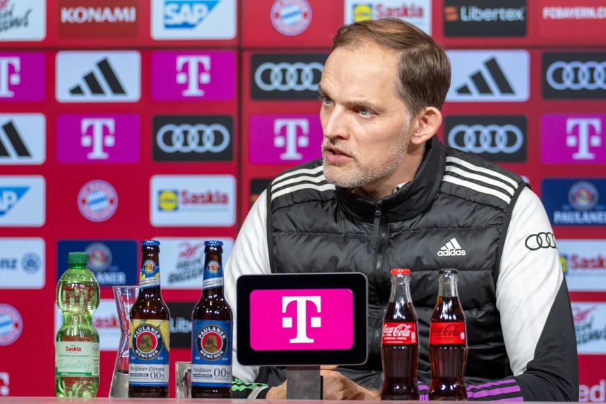 Cheftrainer Thomas Tuchel FC Bayern Muenchen in der Pressekonferenz, FC Bayern Muenchen vs. RB Leipzig, Fussball, Bundesliga, 23. Spieltag, 24.02.2024 DFB regulations prohibit any use of photographs a ...