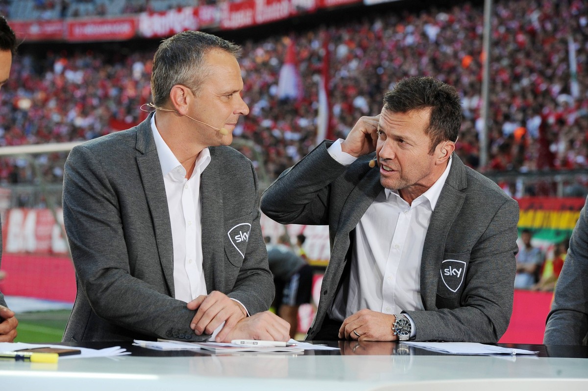 Muenchen vl. Die beiden ehemaligen Nationalspieler und heutigen TV-Experten Dieter Didi Hamann und Lothar Matthaeus Bayern Muenchen - Bayer 04 Leverkusen, Fussball, Bundesliga, Spieltag 03, 29.08.2015 ...