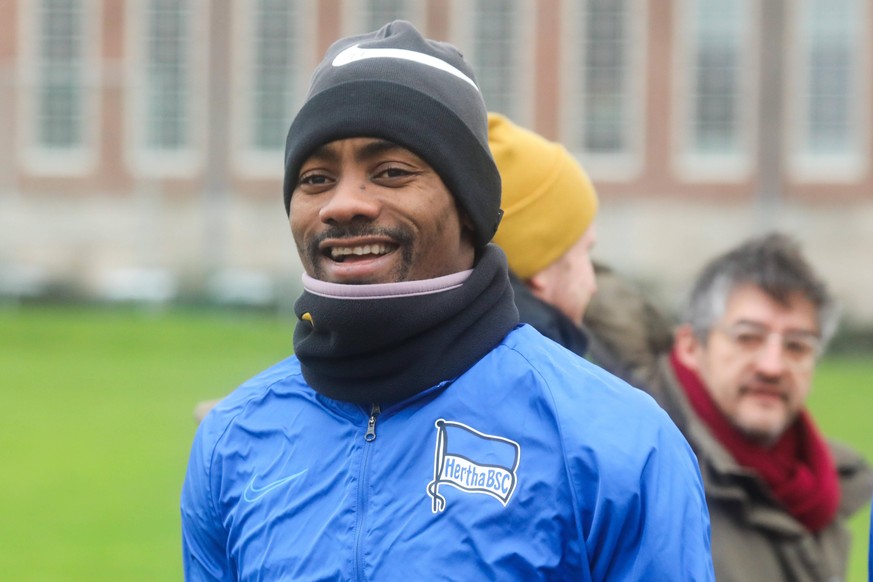 Salomon Kalou beim Training von Hertha BSC auf dem Hans Braun Sportplatz am 11.02.20 in Berlin Hertha BSC Training nach Klinsmann R�cktritt *** Salomon Kalou at Hertha BSC training on the Hans Braun s ...