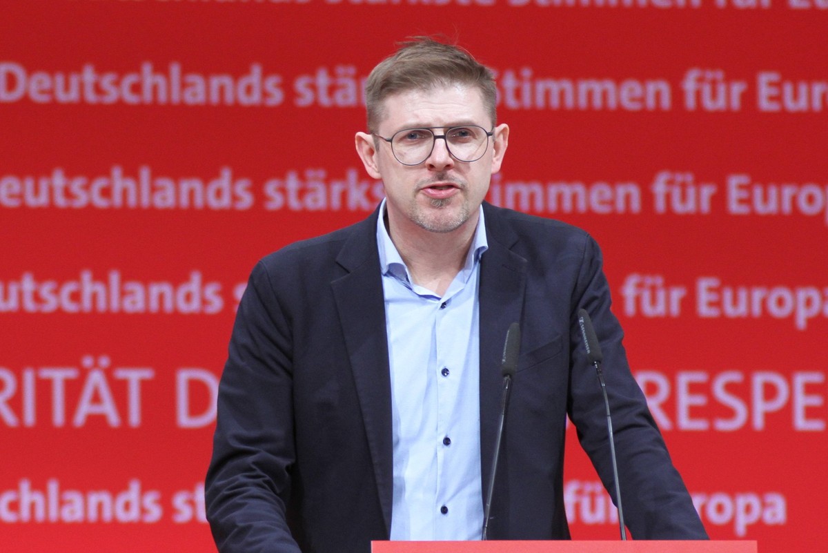 Berlin, Deutschland, 28.01.2024: bcc Berlin Congress Center: Europaparteitag der SPD: Matthias Ecke *** Berlin, Germany, 28 01 2024 bcc Berlin Congress Center European Party Conference of the SPD Matt ...