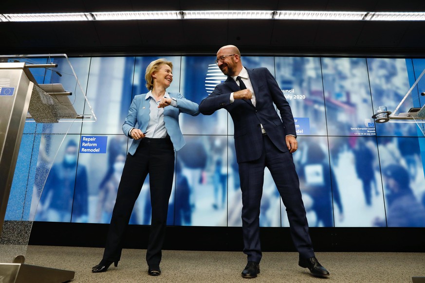 200721 -- BRUSSELS, July 21, 2020 Xinhua -- European Council President Charles Michel R and European Commission President Ursula von der Leyen attend a press conference after a special EU summit in Br ...