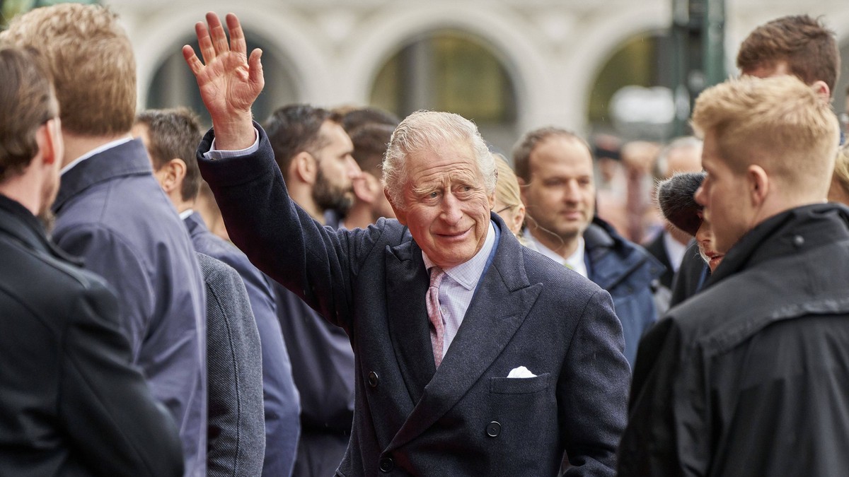 König Charles III. beim Besuch im Hamburger Rathaus anlässlich des Staatsbesuchs des britischen Königspaares in Deutschland. Hamburg, 31.03.2023 *** King Charles III visiting Hamburg City Hall on the ...