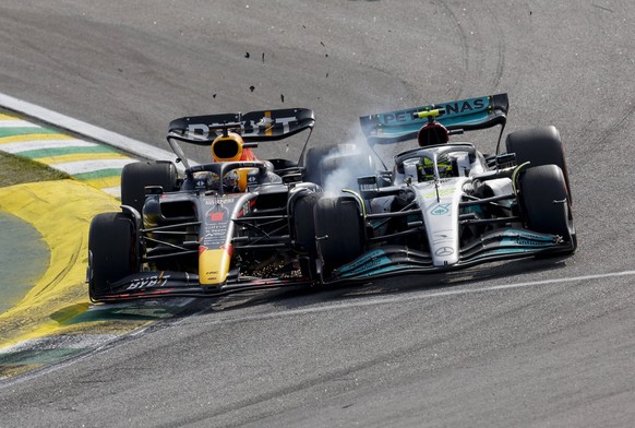 Crash between 1 Max Verstappen NLD, Oracle Red Bull Racing and 44 Lewis Hamilton GBR, Mercedes-AMG Petronas F1 Team, F1 Grand Prix of Brazil at Autodromo Jose Carlos Pace on November 13, 2022 in Sao P ...