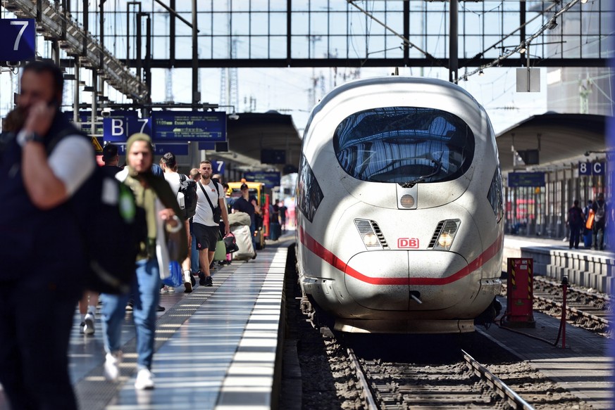 Mit dem Egal-Wohin-Ticket sind ICE-Fahrten durch ganz Deutschland möglich.