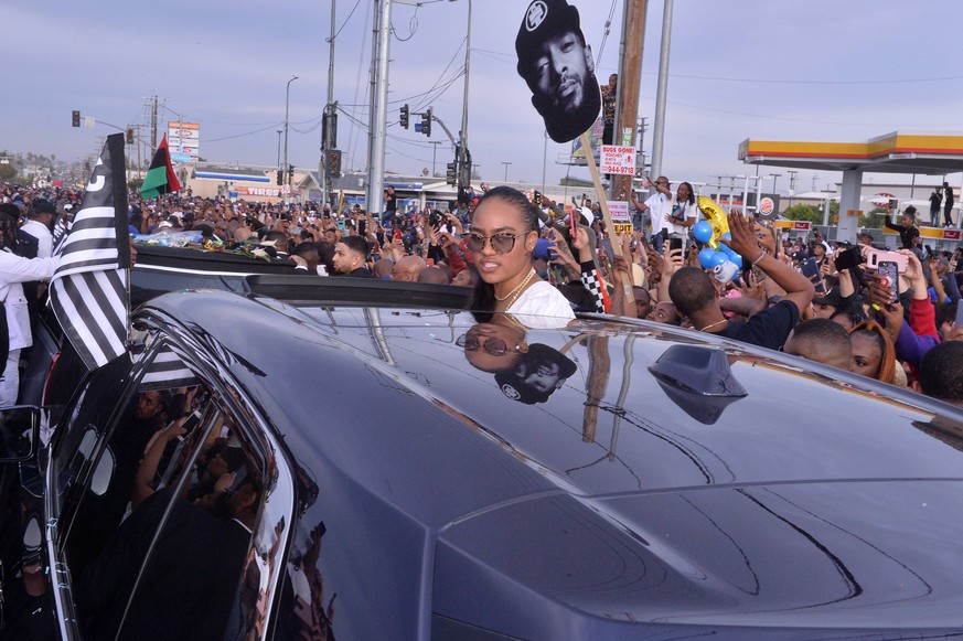 Tausende bei Trauerfeier für erschossenen Nipsey
Hussle – dann meldet sich Obama zu Wort