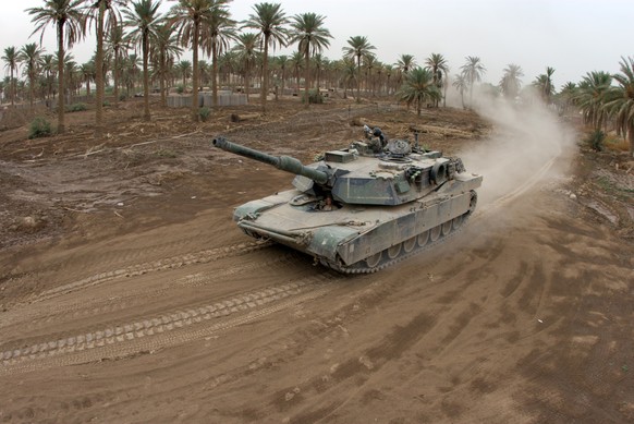M-1 Abrams Main Battle in Iraq. Semi-Fisheye effect.