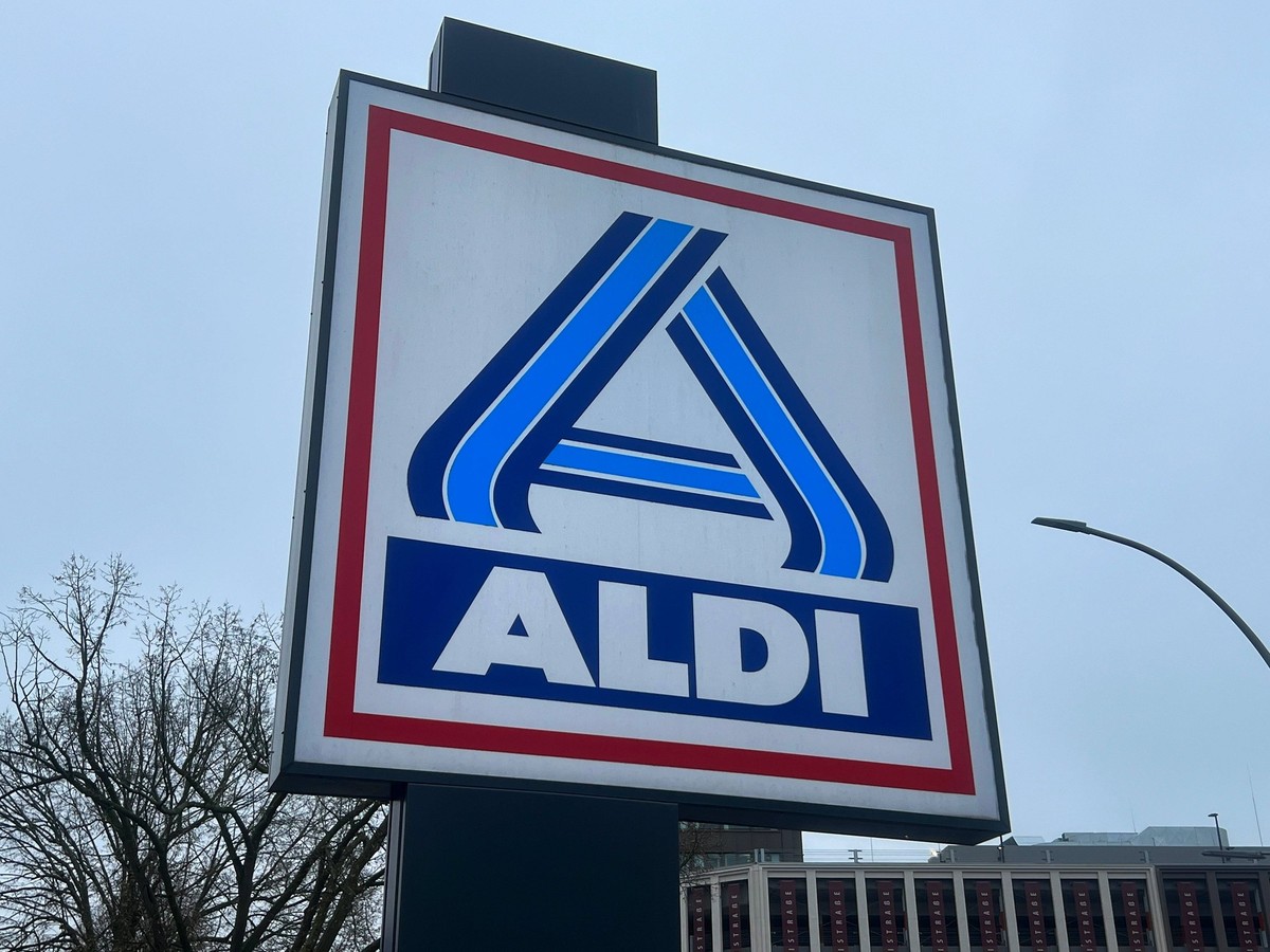 Außenwerbung ALDI Nord *** Outdoor advertising ALDI North Copyright: xmix1pressx