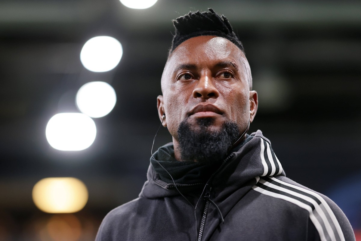 Fu�baller Ze Roberto, ehemaliger brasilianischer Nationalspieler, beim 6. Spieltag der Baller League in der Motorworld. K�ln, 26.02.2024 NRW Deutschland *** Footballer Ze Roberto, former Brazilian int ...