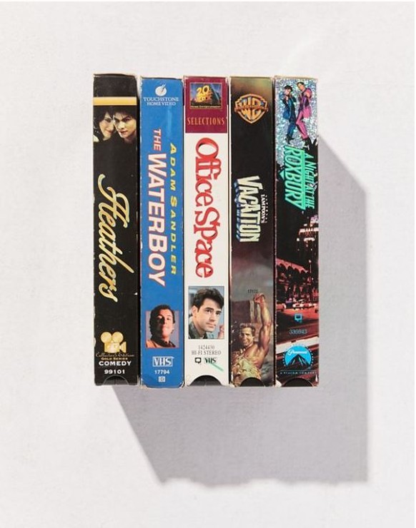 Das "Studiohouse Designs Assorted ‘90s Comedy VHS Tape - Set Of 5"