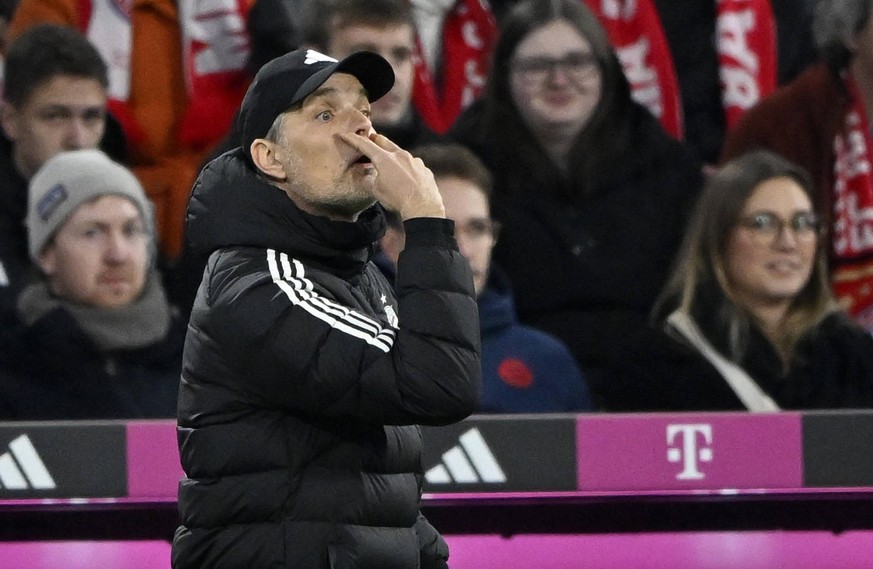 Trainer Coach Thomas Tuchel FC Bayern Muenchen FCB am Spielfeldrand Gestik Geste AUFPASSEN FC Bayern Muenchen vs RasenBallsport Leipzig RBL 24.02.2024 DFL REGULATIONS PROHIBIT ANY USE OF PHOTOGRAPHS A ...