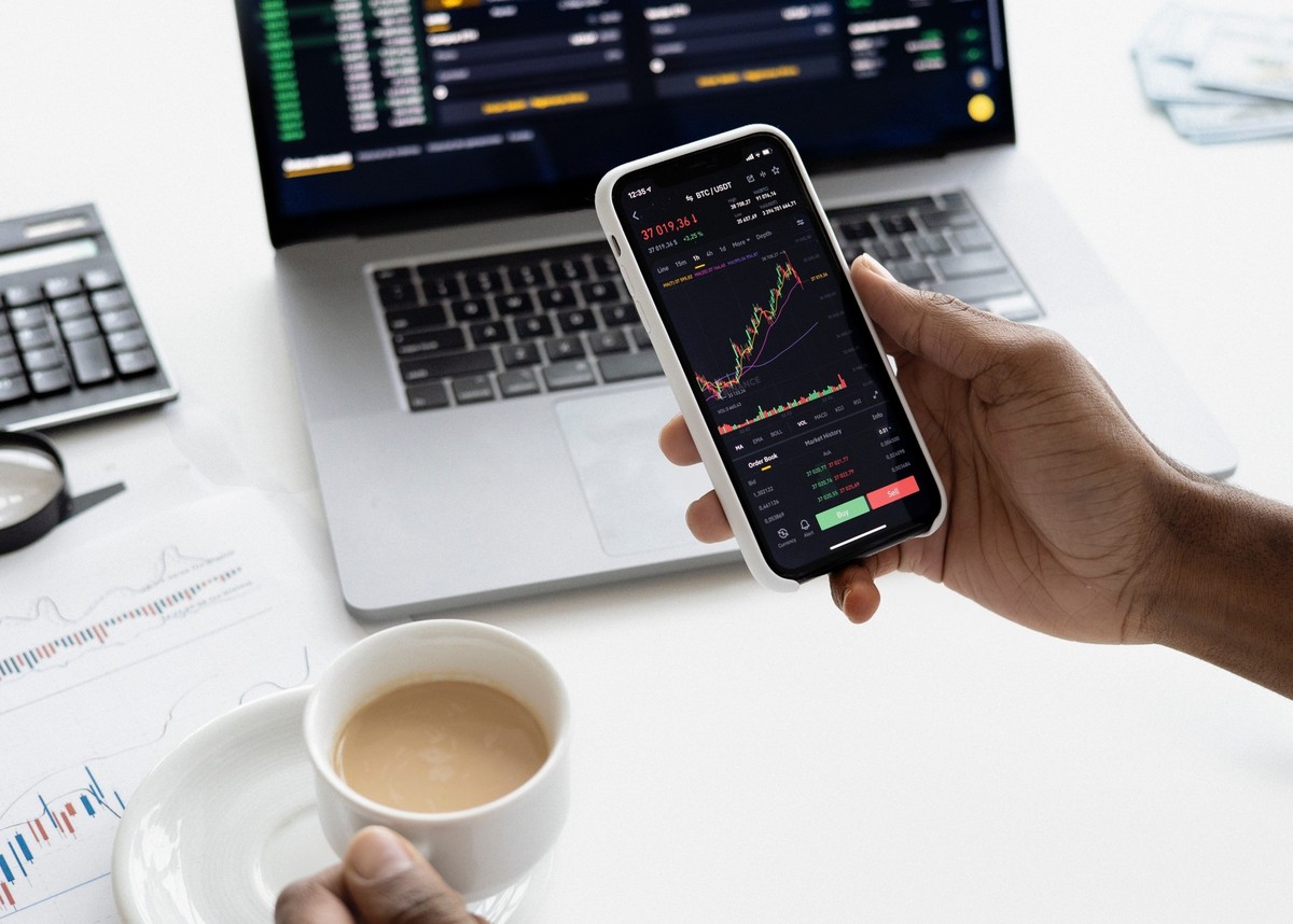 Immer schön wach bleiben: Die Werte entwickeln sich bei Trader 2023 in Echtzeit. Wie an der Börse.