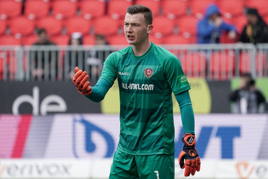 Markus Schubert (Torwart, SGD, 1), gibt Anweisungen, gestikuliert, mit den Armen gestikulieren, gives instructions, gesticulate, Einzelbild, Aktion, Action, Fussball, 2. Bundesliga, SV Sandhausen - SG ...