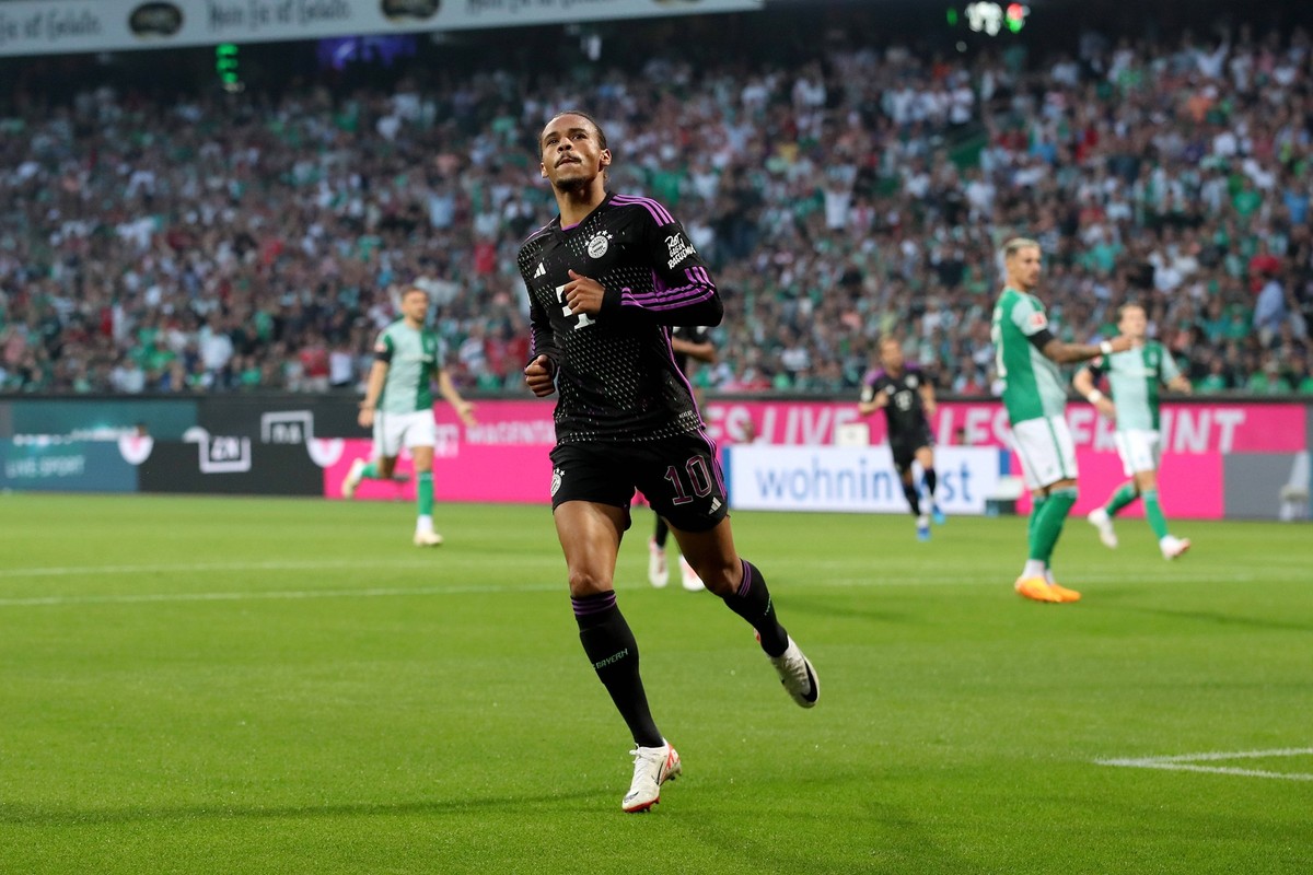 18.08.2023, xtgx, Fussball 1.Bundesliga, SV Werder Bremen - FC Bayern München emspor, v.l. Torjubel nach dem Tor zum celebrating the goal celebrate 0:1 durch Leroy Sane of Bayern München DFL/DFB REGUL ...