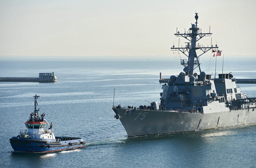 ufnahme der USS Donald Cook. Das Schiff der Zerstörer-Klasse ist in der Lage, Marschflugkörper abzufeuern.